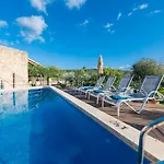 Villa Can Pau, Pool And Garden Close To The Beach